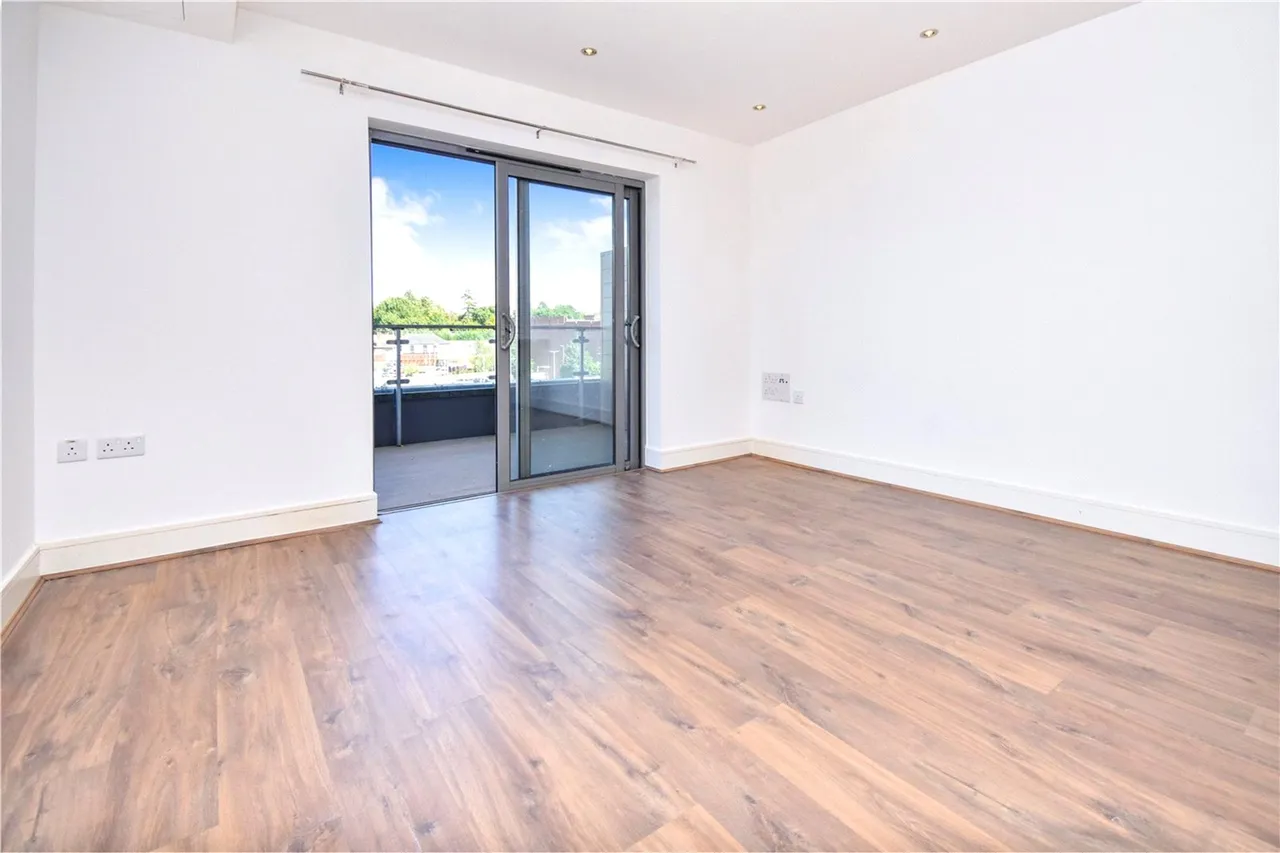 Queensmead, Farnborough, Hampshire, GU14 7GN, photo 5