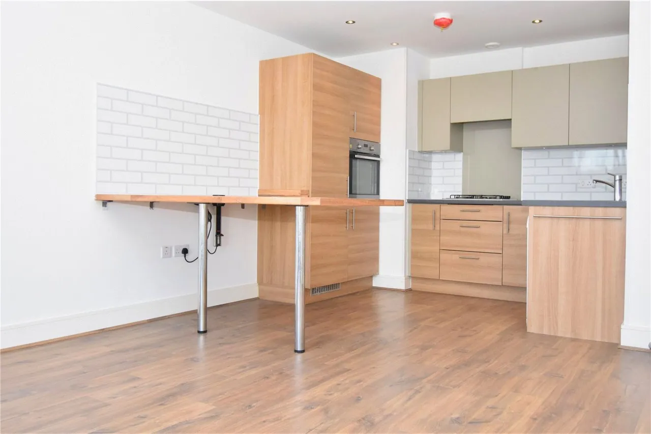 Queensmead, Farnborough, Hampshire, GU14 7GN, photo 3