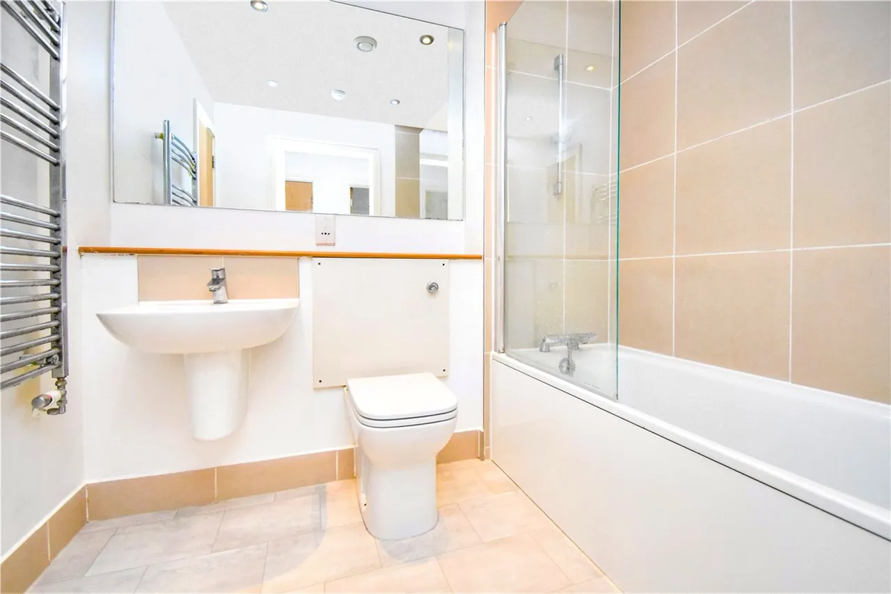Queensmead, Farnborough, Hampshire, GU14 7GN, photo 8