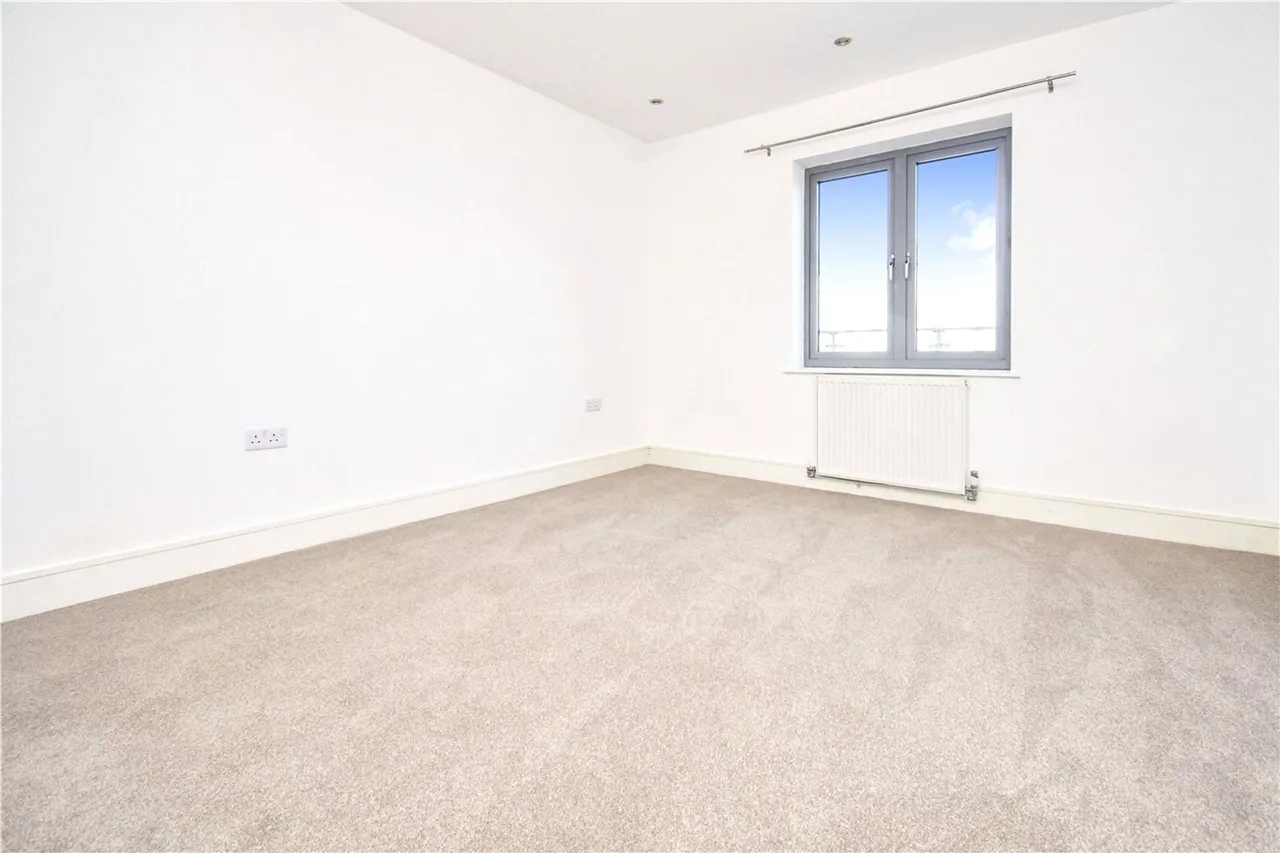 Queensmead, Farnborough, Hampshire, GU14 7GN, photo 7