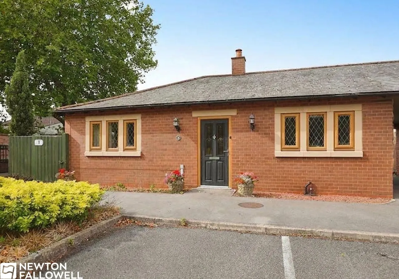 2 bed house for sale, Hospital Road, Retford, DN22