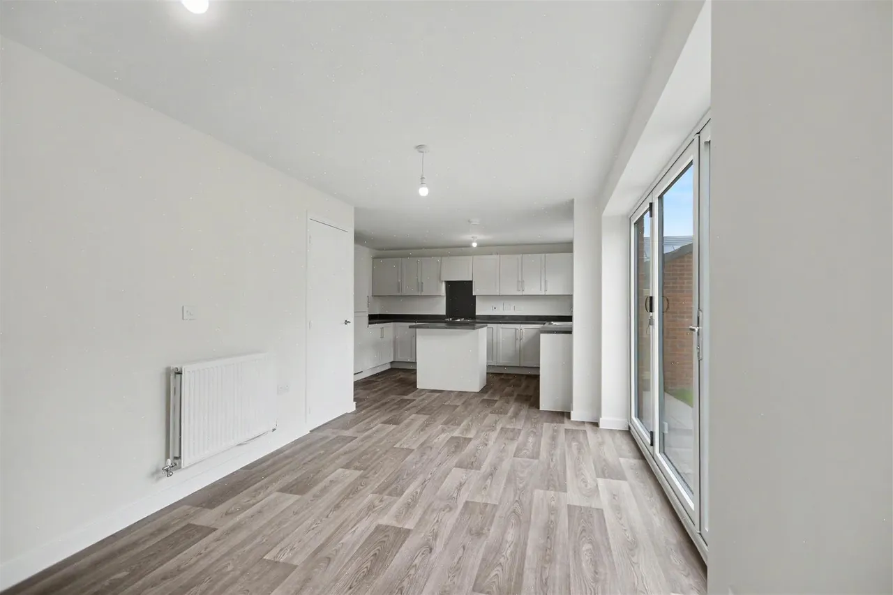 Coventry Lane, Bramcote, NG9, photo 9