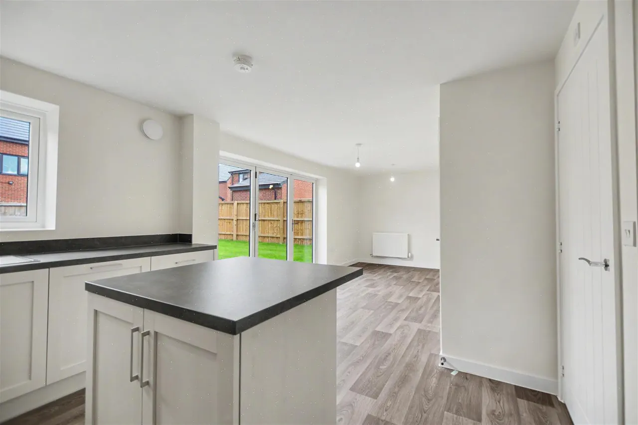 Coventry Lane, Bramcote, NG9, photo 2