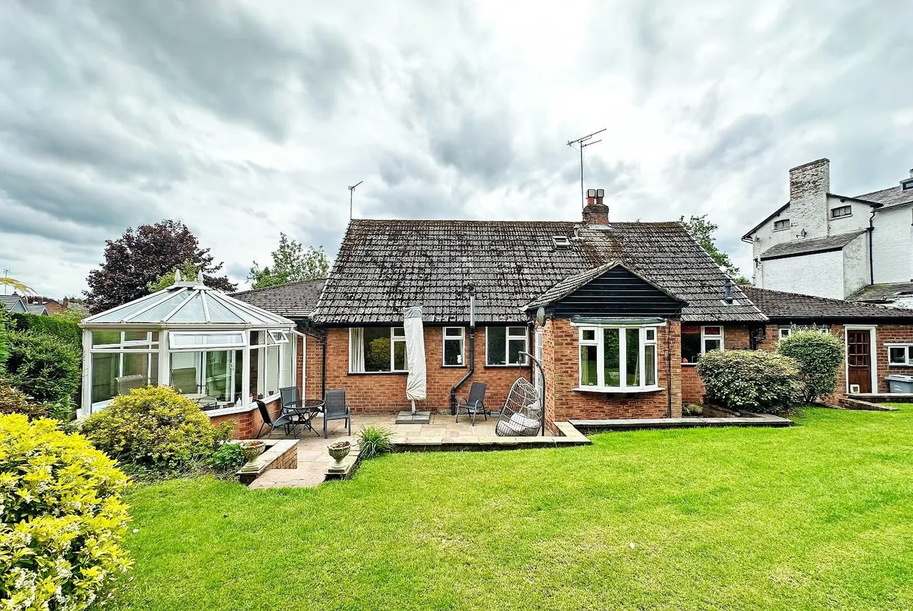 Brereton Close, Bowdon, Cheshire WA14 3AU, photo 42