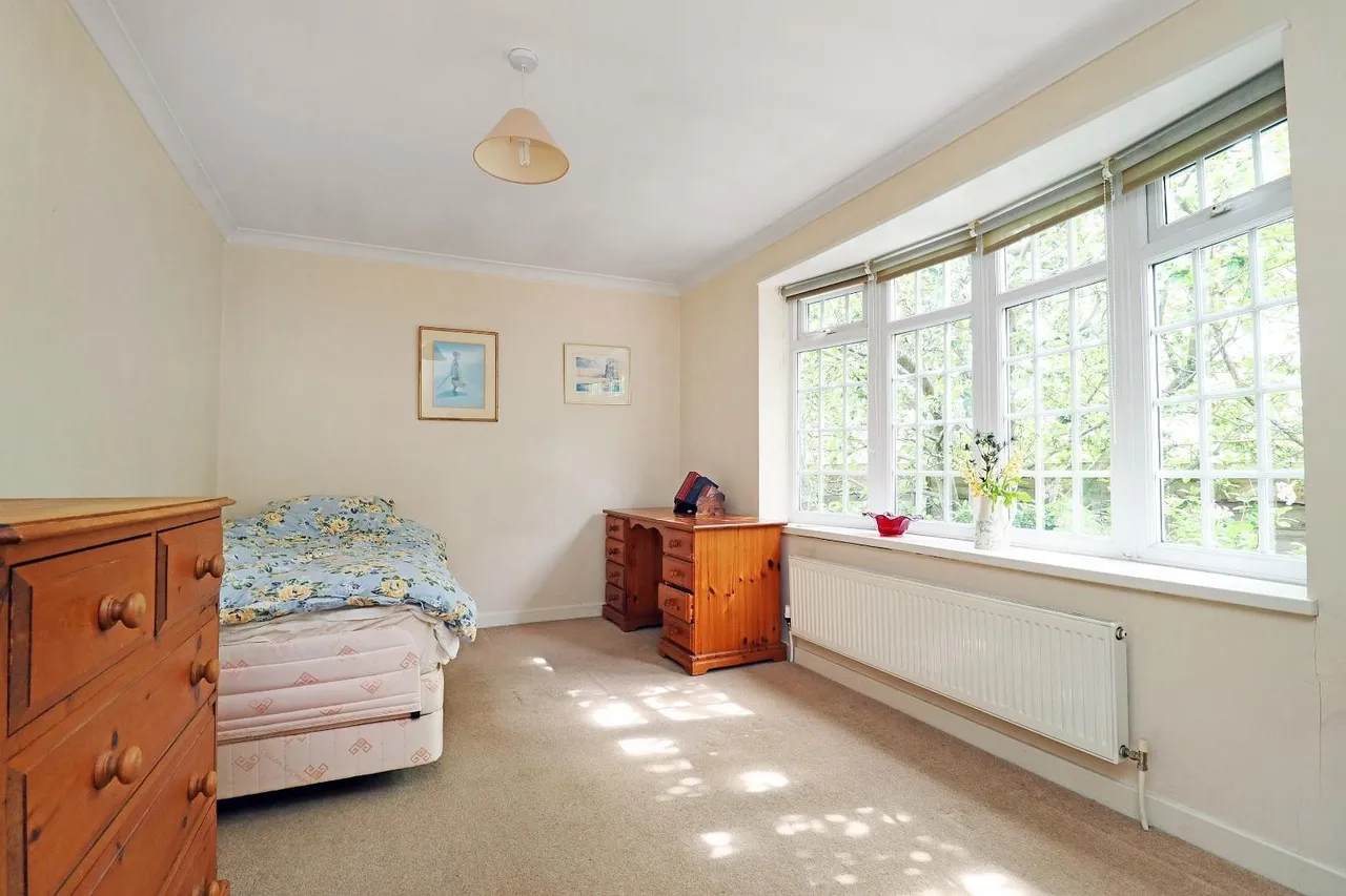 Brereton Close, Bowdon, Cheshire WA14 3AU, photo 11