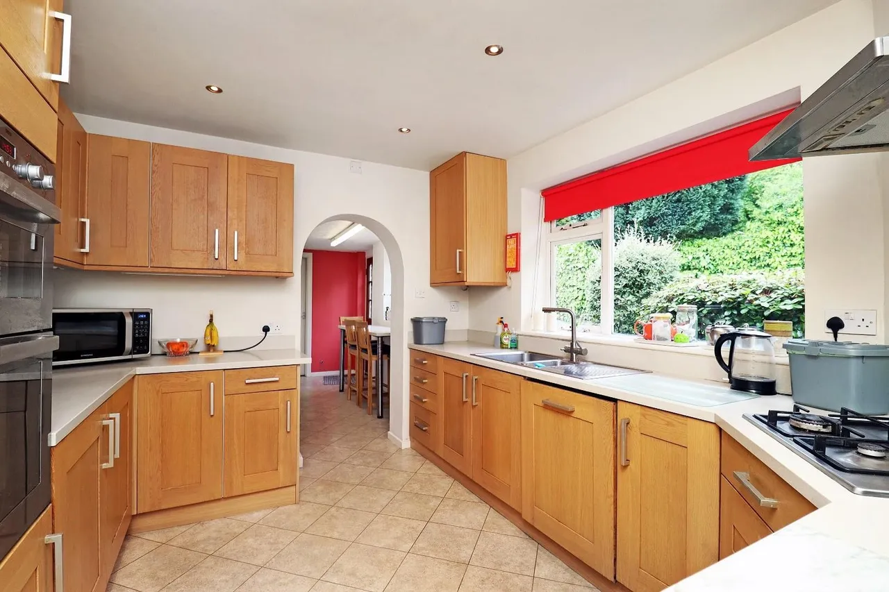 Brereton Close, Bowdon, Cheshire WA14 3AU, photo 7