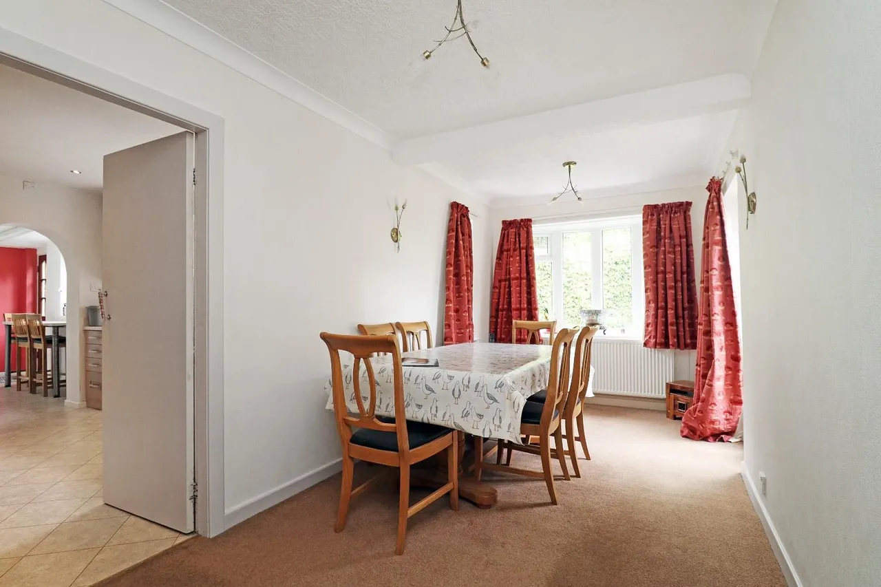 Brereton Close, Bowdon, Cheshire WA14 3AU, photo 8