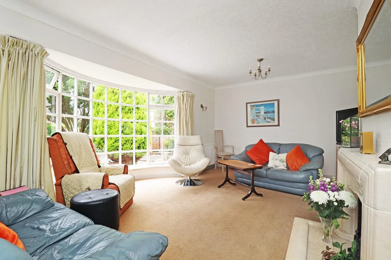 Brereton Close, Bowdon, Cheshire WA14 3AU, photo 3