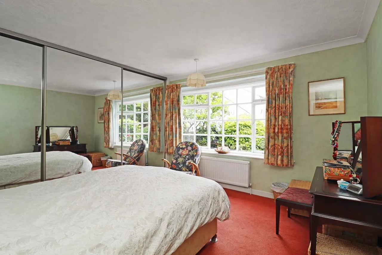 Brereton Close, Bowdon, Cheshire WA14 3AU, photo 12