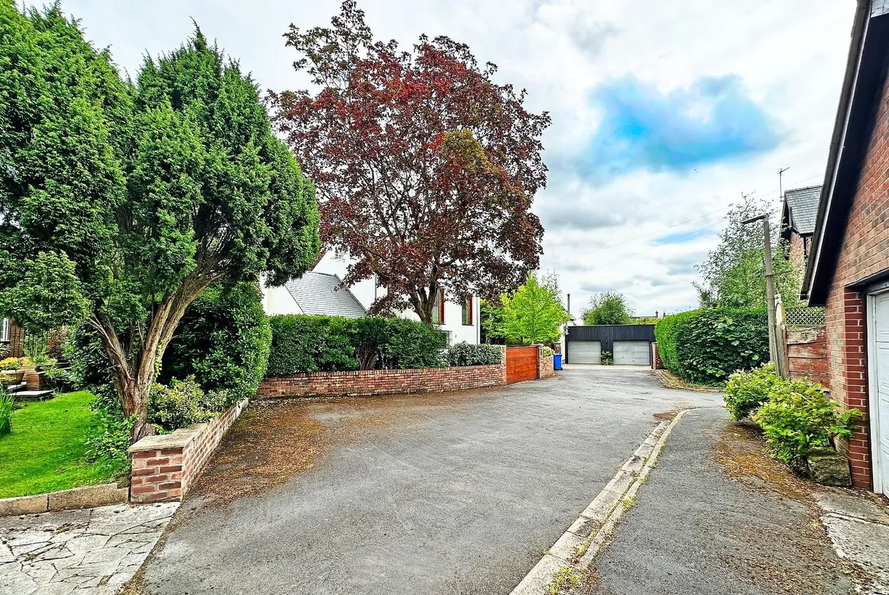 Brereton Close, Bowdon, Cheshire WA14 3AU, photo 48