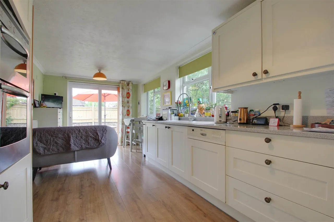 Ripley Road, Worthing, photo 14
