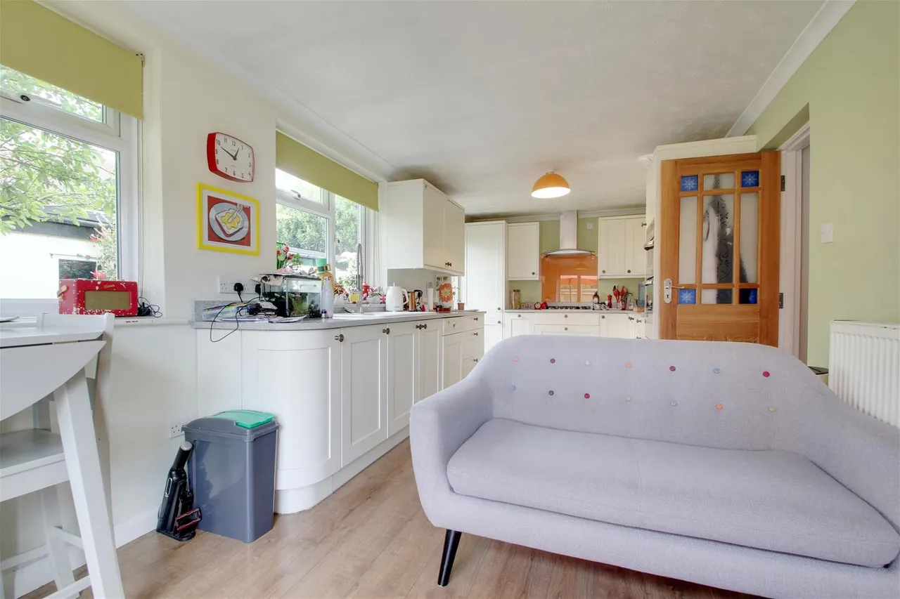 Ripley Road, Worthing, photo 9
