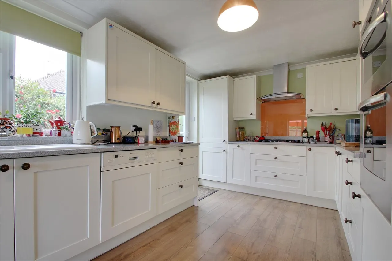 Ripley Road, Worthing, photo 6