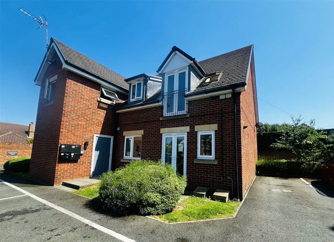 2 bed flat for sale — Grange Court, Carrville, Durham, DH1