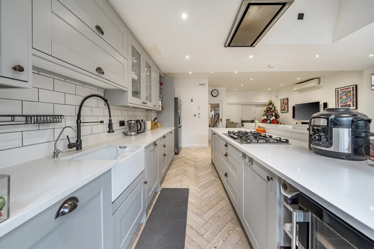 Westcombe Park Road, SE3, photo 28