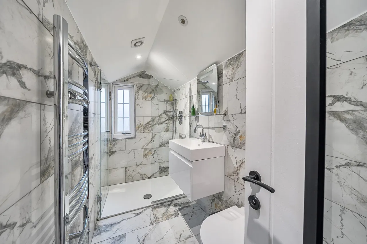 Westcombe Park Road, SE3, photo 25