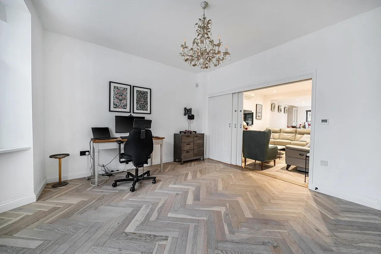 Westcombe Park Road, SE3, photo 23