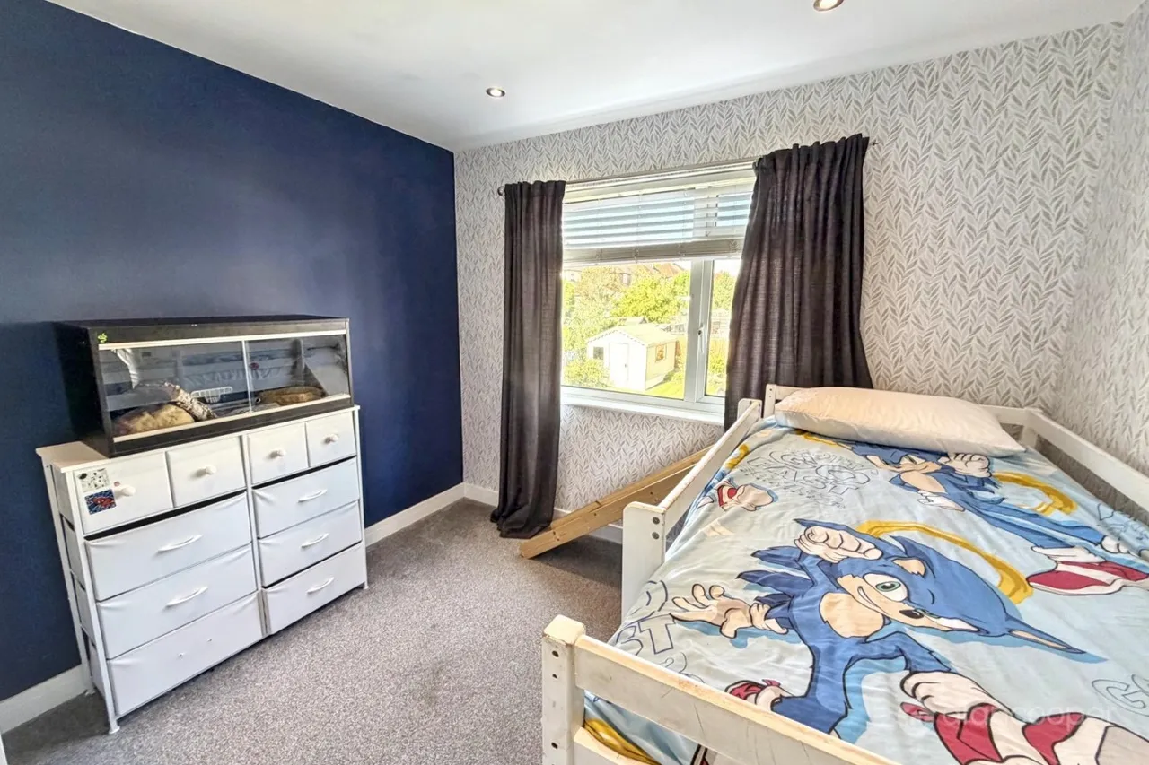 Glenfield Avenue, Weddington, CV10, photo 12