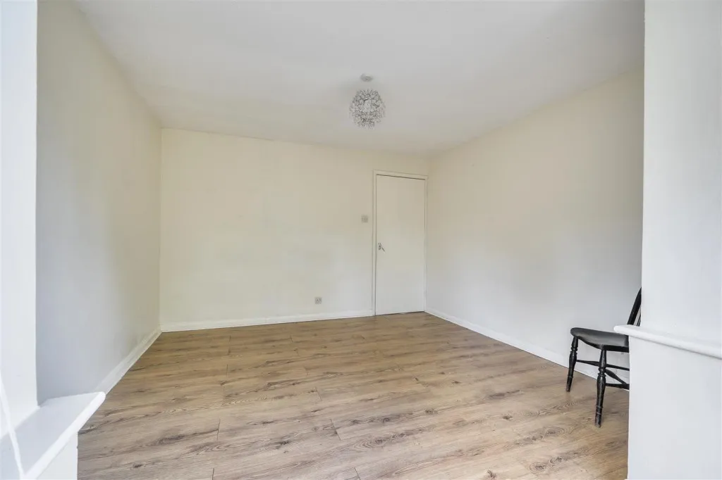Woodford Close, Caversham, photo 15