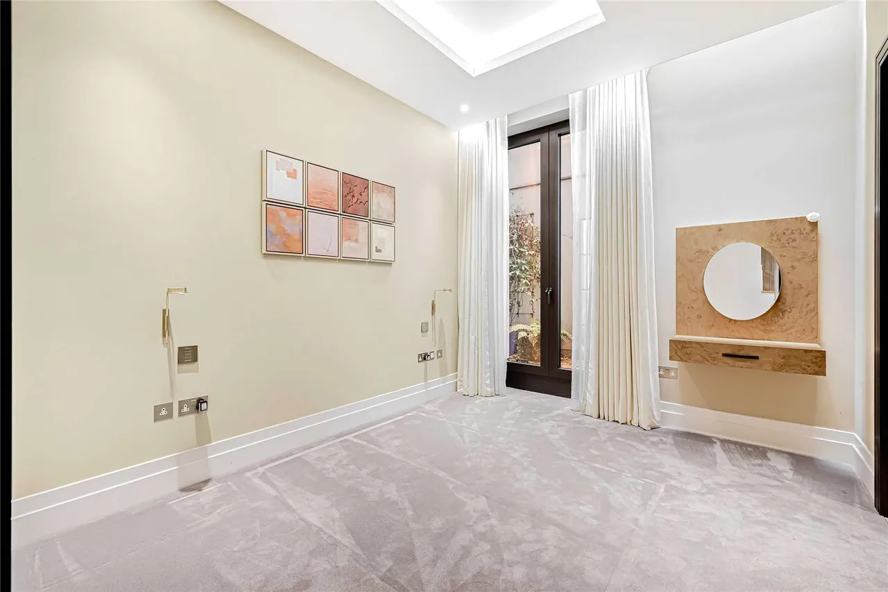 Whistler Square, London, SW1W, photo 17