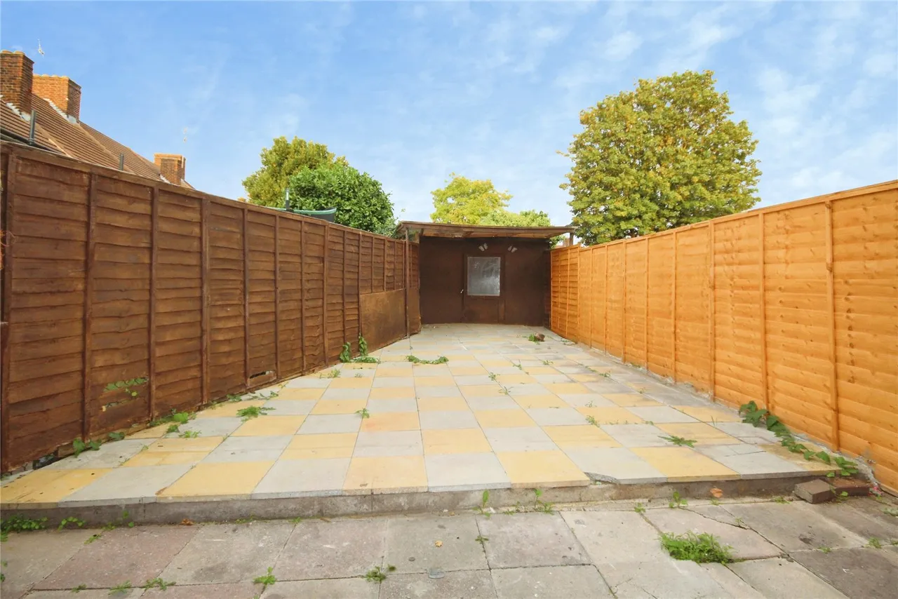 Hunters Hall Road, Dagenham, RM10, photo 7