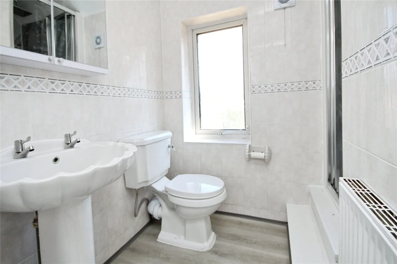 Hunters Hall Road, Dagenham, RM10, photo 6