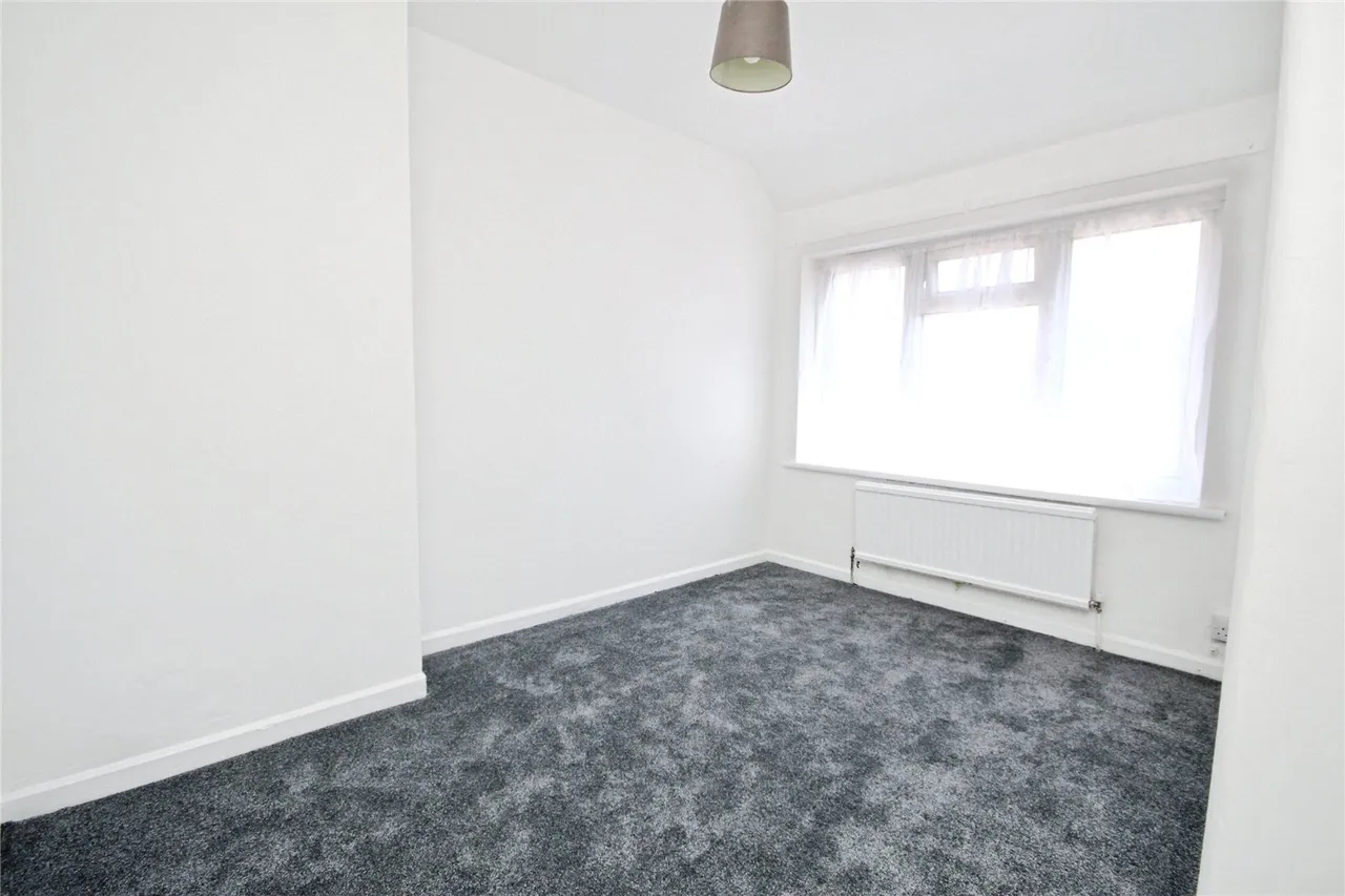 Hunters Hall Road, Dagenham, RM10, photo 5