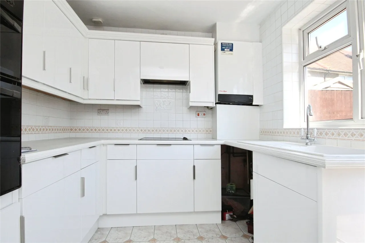 Hunters Hall Road, Dagenham, RM10, photo 2