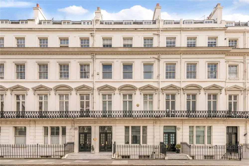 3 bed flat for sale — Strathearn Place, London, W2 2NG