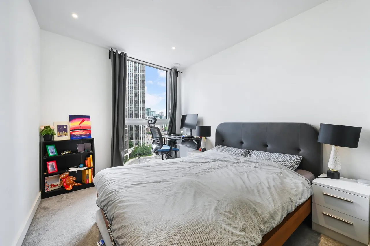 Wandsworth Road, SW8, photo 5