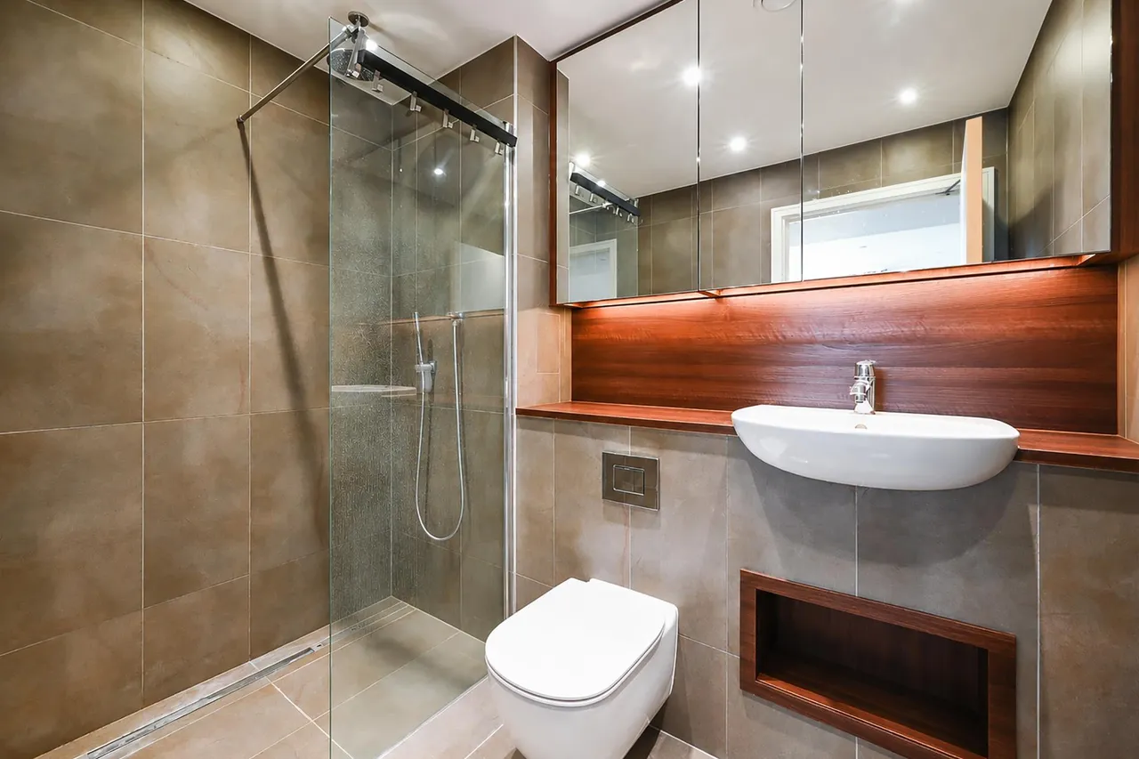 Wandsworth Road, SW8, photo 10