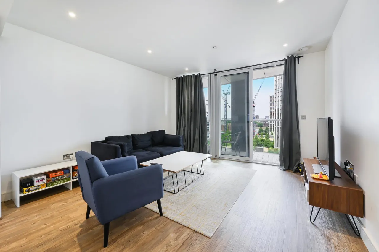 2 bed flat for sale, Wandsworth Road, SW8