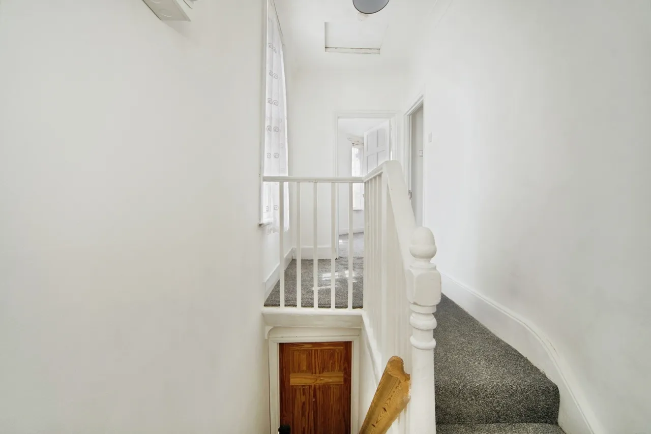 Montagu Road, London, N18, photo 2