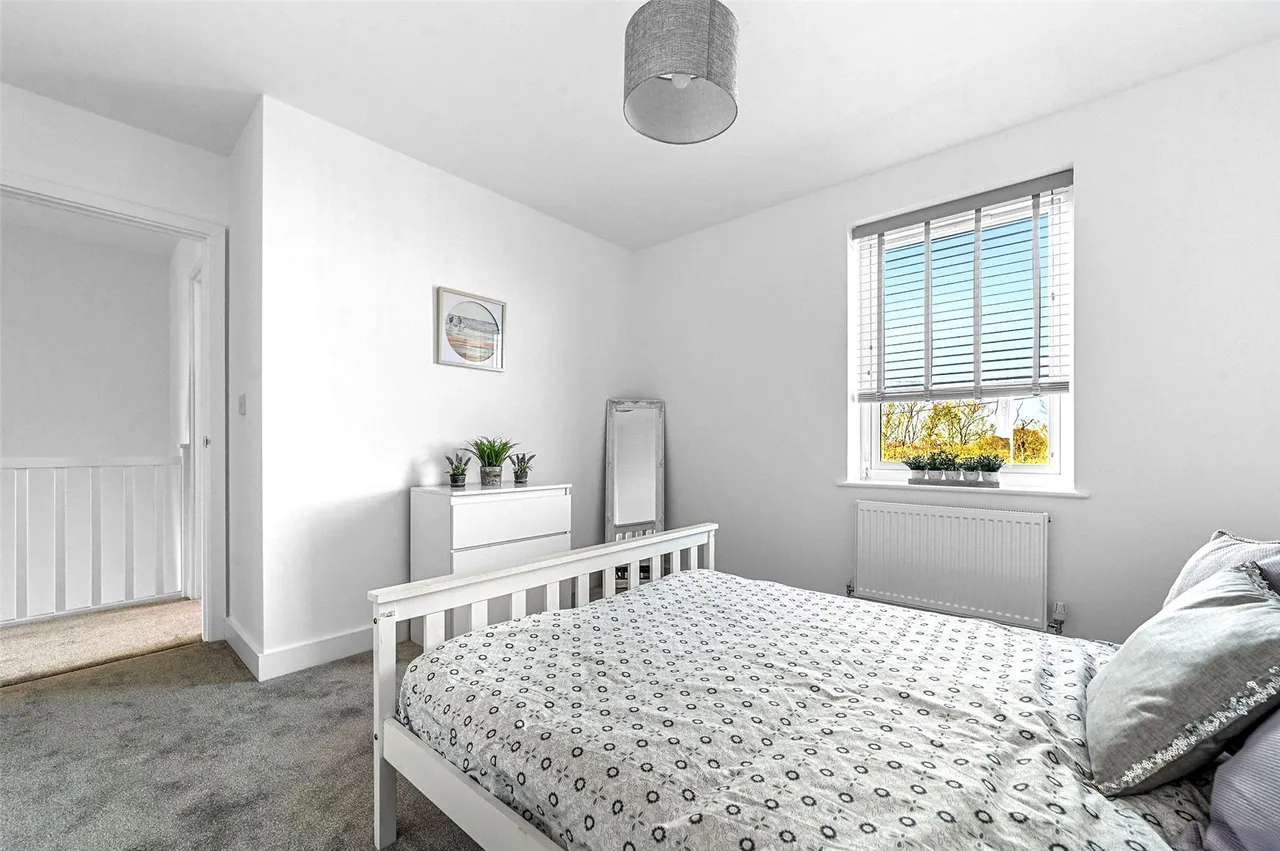 Crossways Gardens, Little Clacton, CO16, photo 11