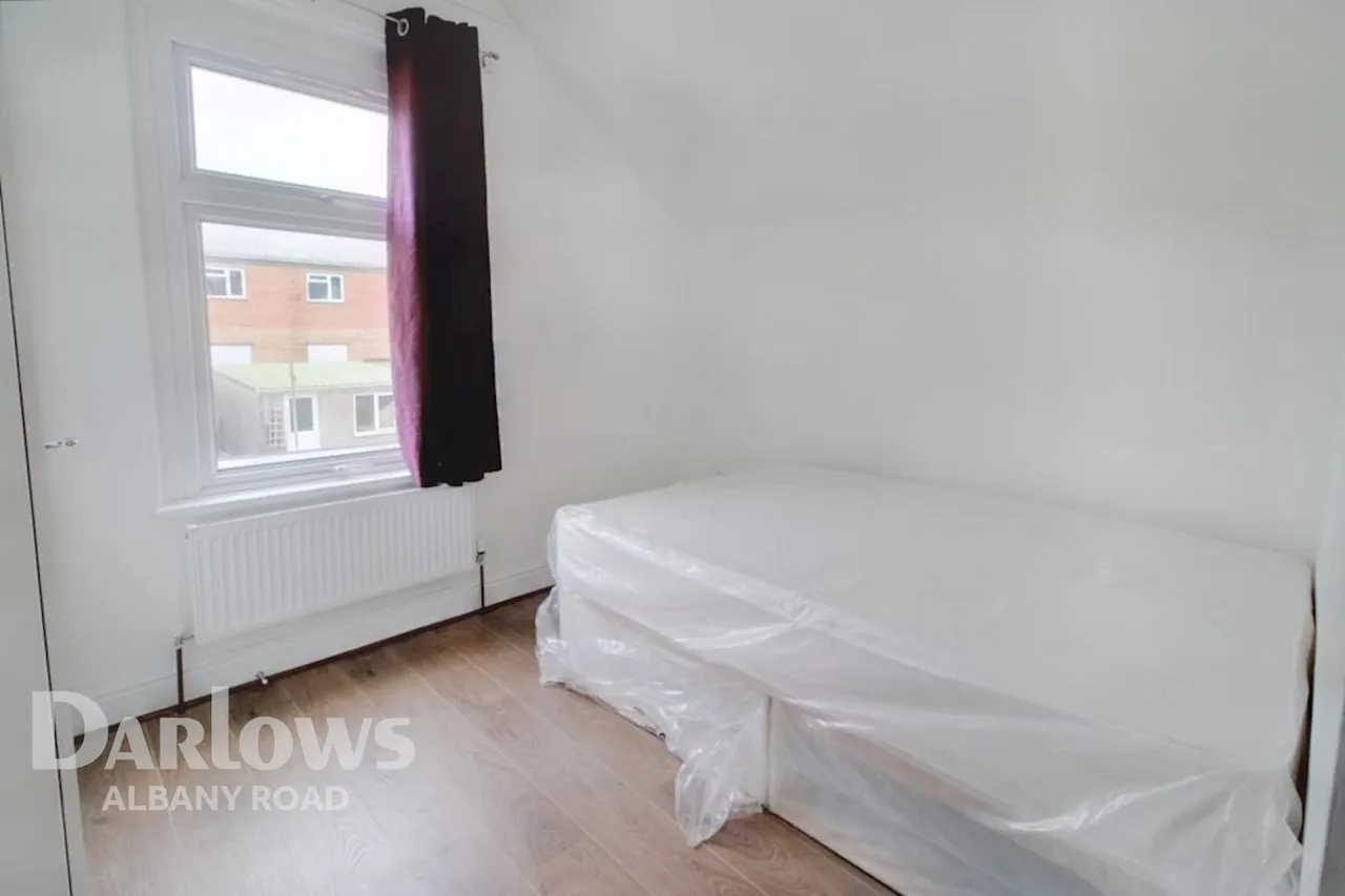 Caerphilly Road, CF14, photo 16