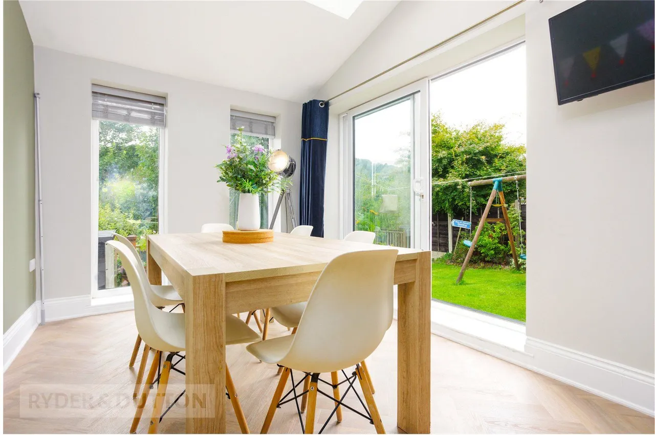 Ashlea Grove, Grotton, OL4, photo 5