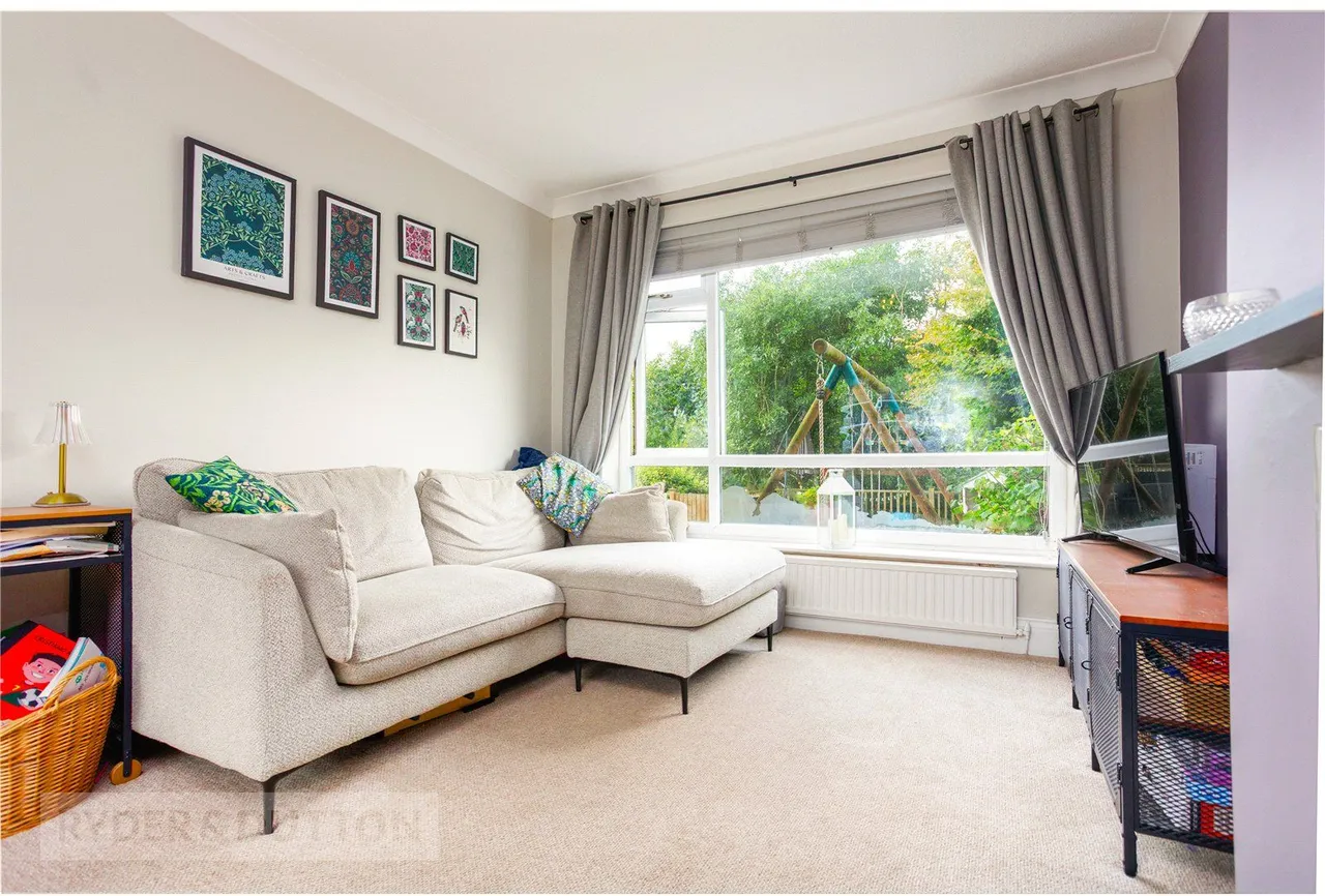 Ashlea Grove, Grotton, OL4, photo 8