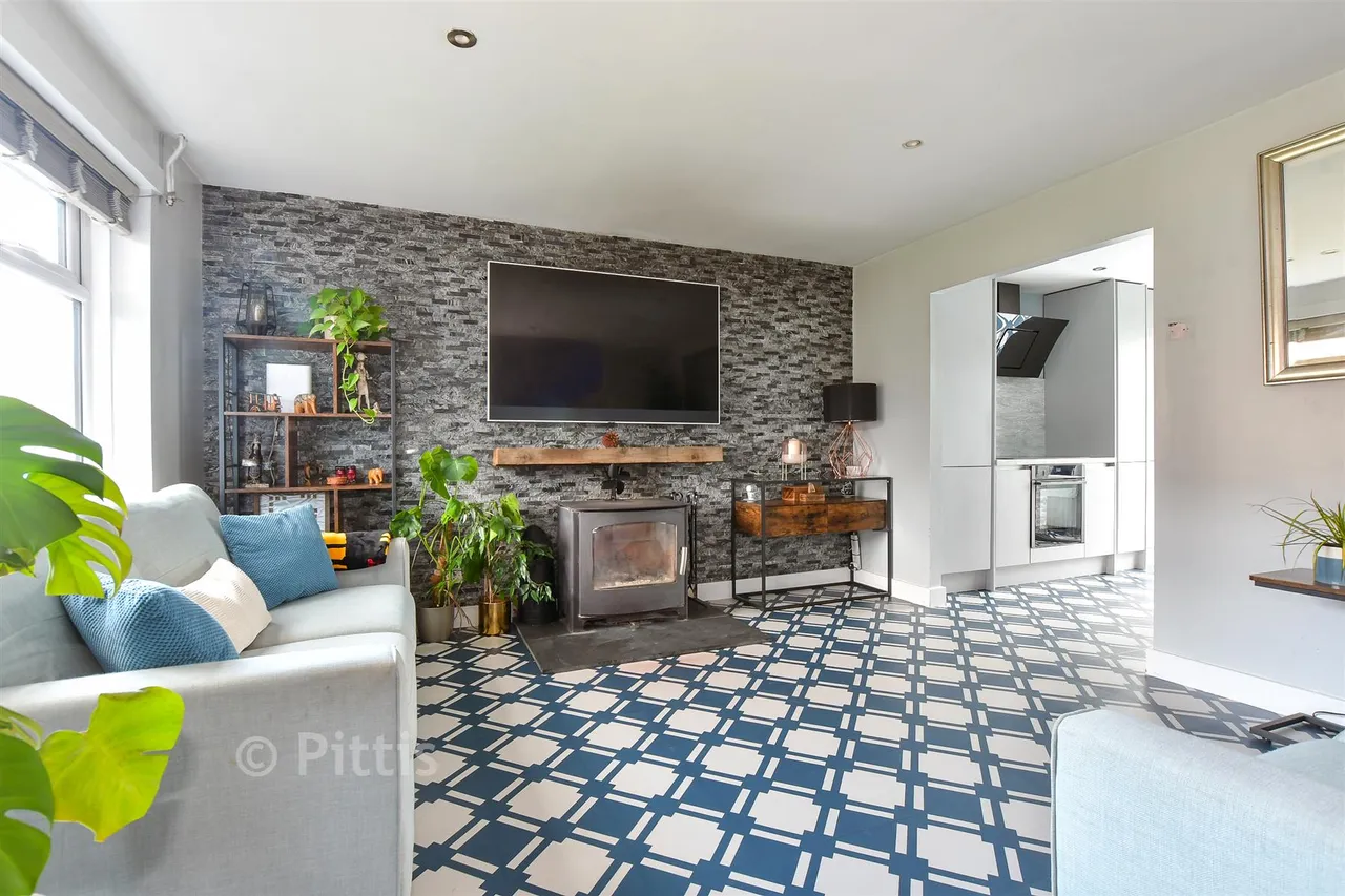 The Willows, Newport, PO30, photo 6