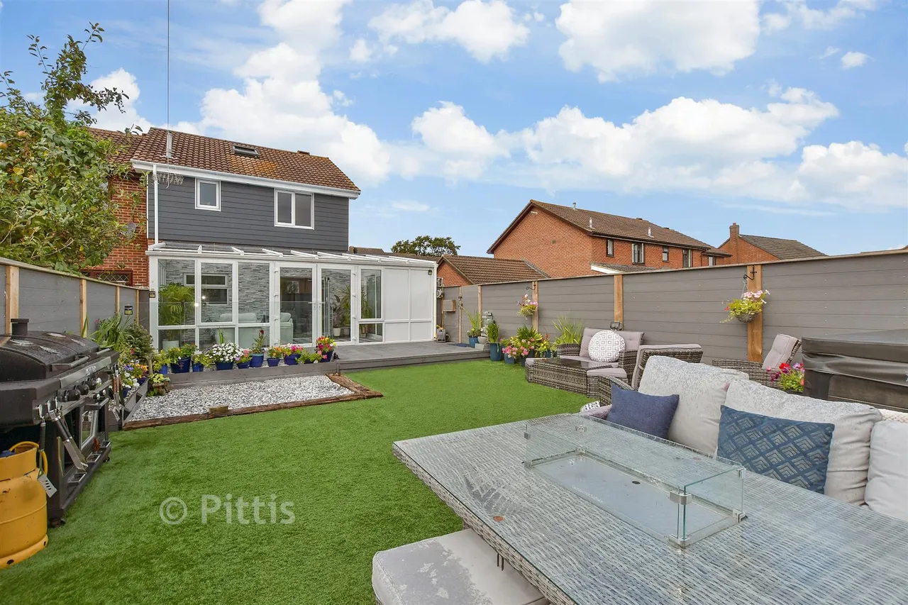 The Willows, Newport, PO30, photo 13
