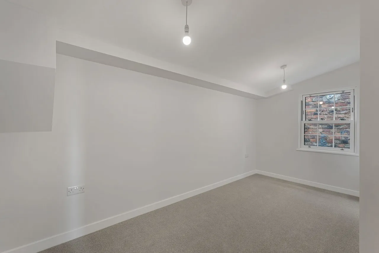 London Road, Cheltenham, GL52, photo 12