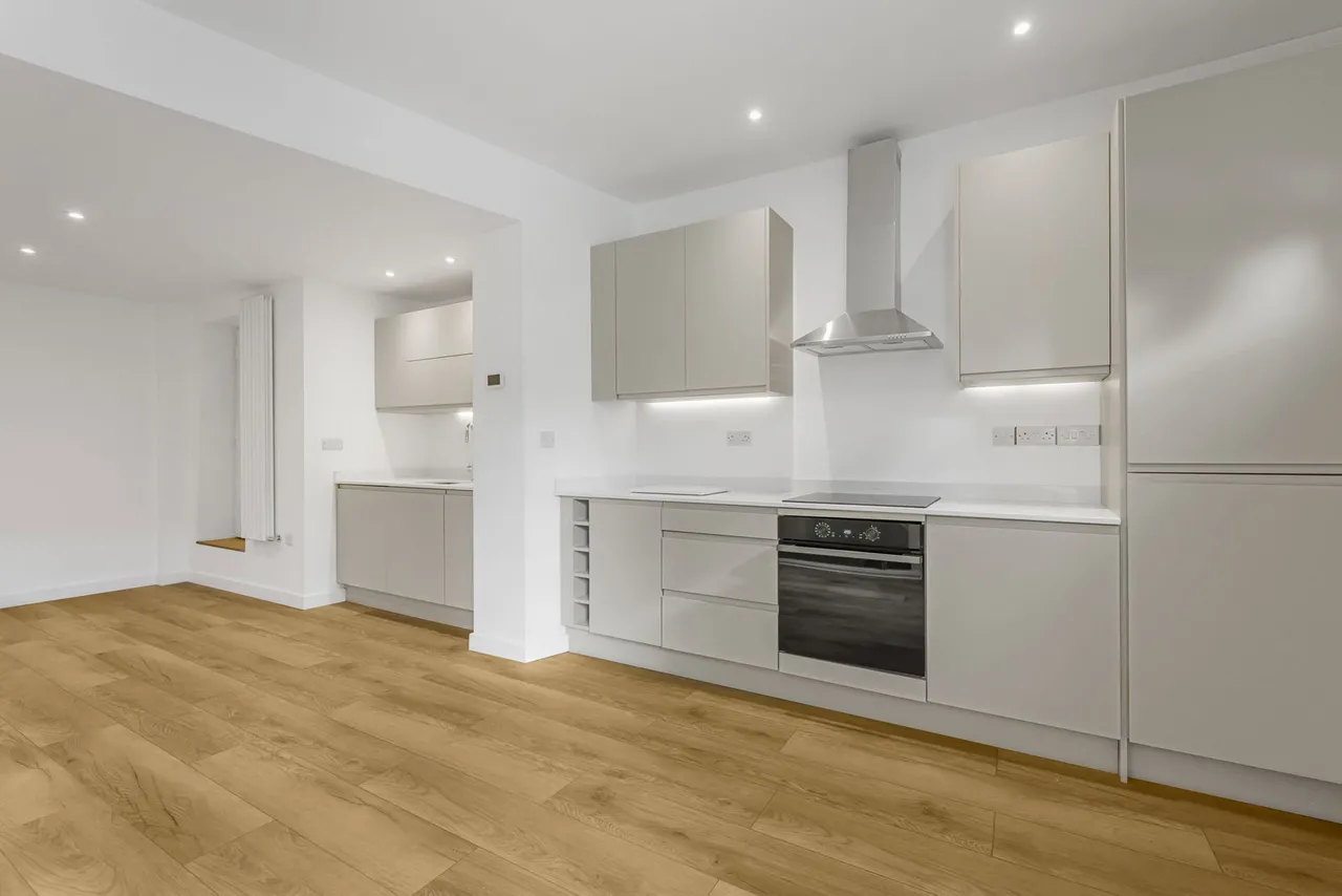London Road, Cheltenham, GL52, photo 3
