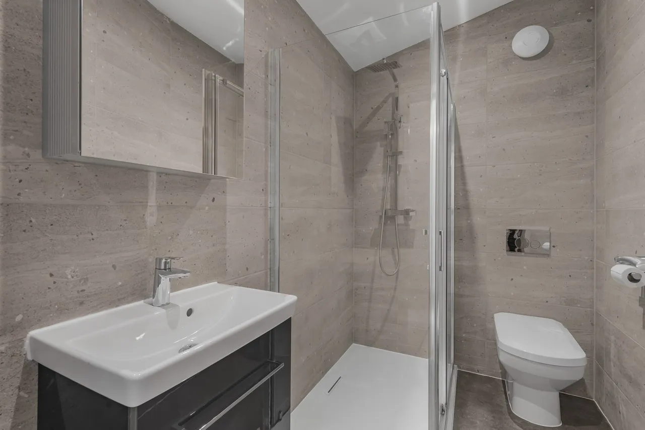 London Road, Cheltenham, GL52, photo 8