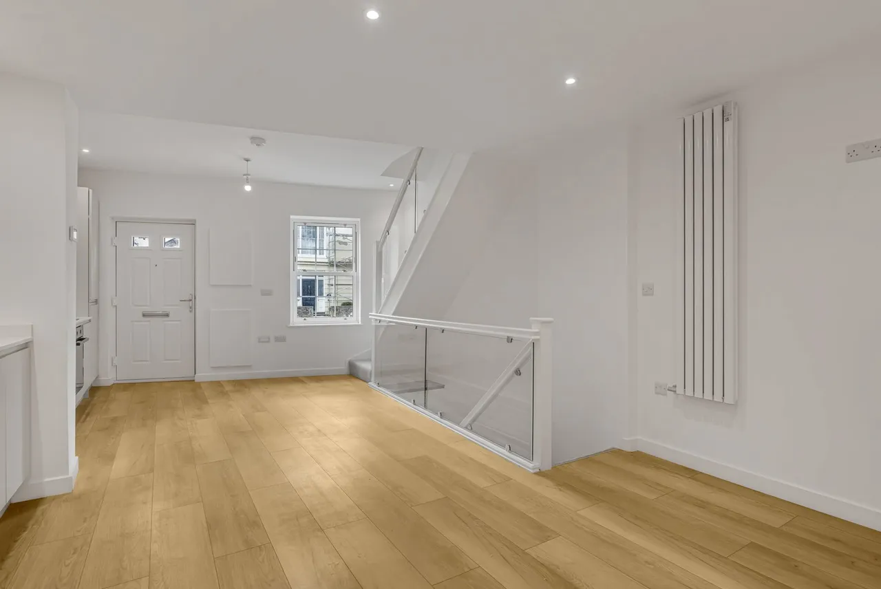 London Road, Cheltenham, GL52, photo 6