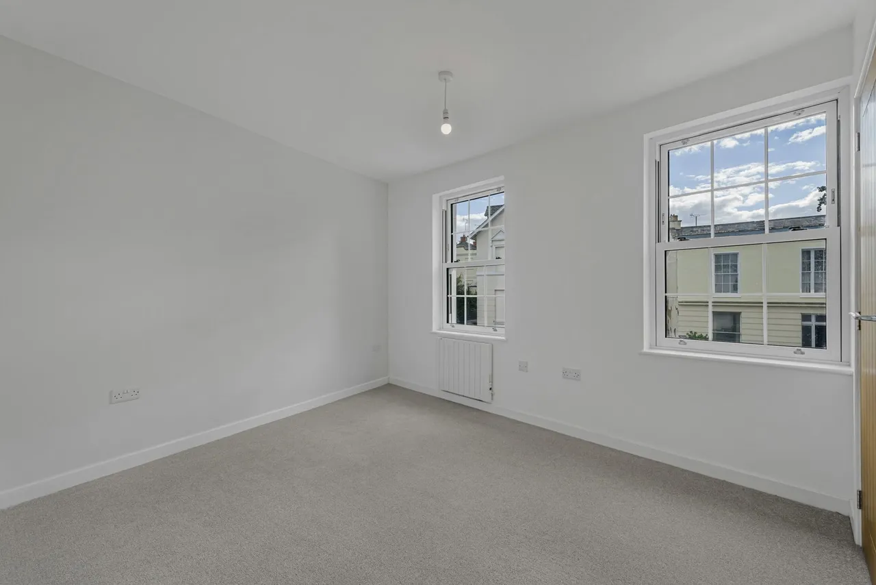 London Road, Cheltenham, GL52, photo 9