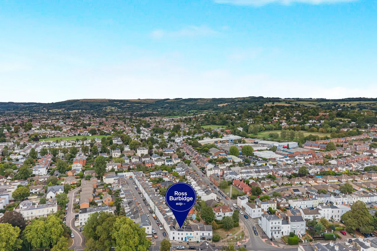 London Road, Cheltenham, GL52, photo 2