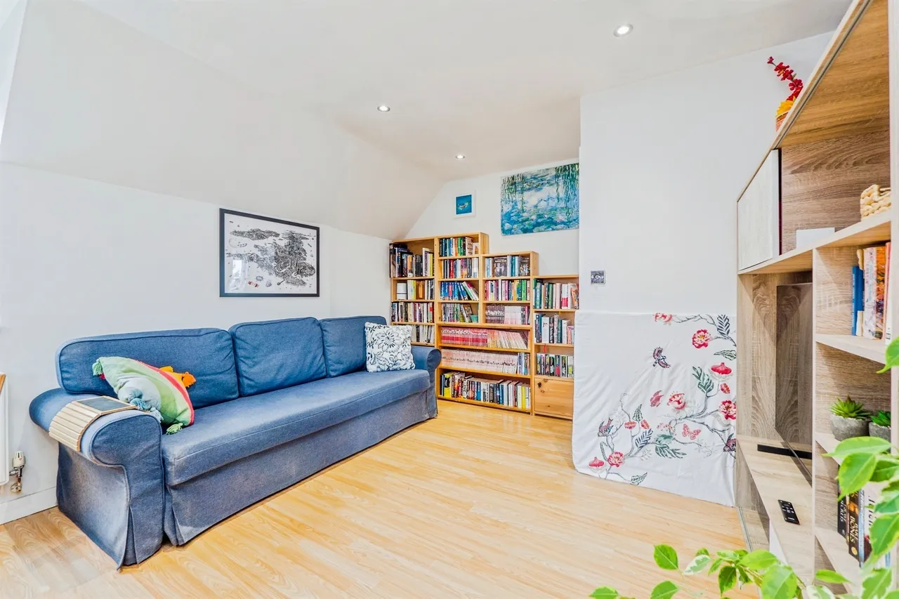Doe Close, Penylan, CF23, photo 2