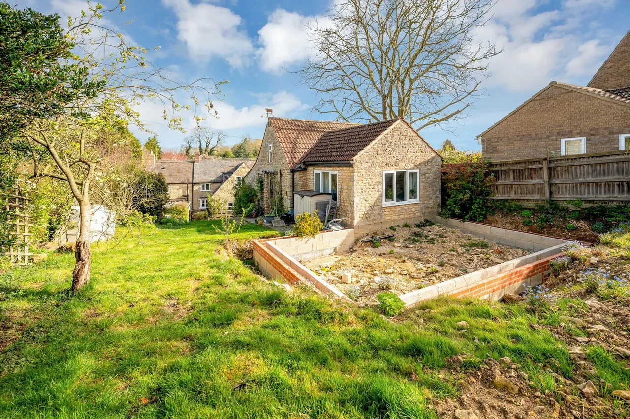 Main Street, Greetham, LE15, photo 18