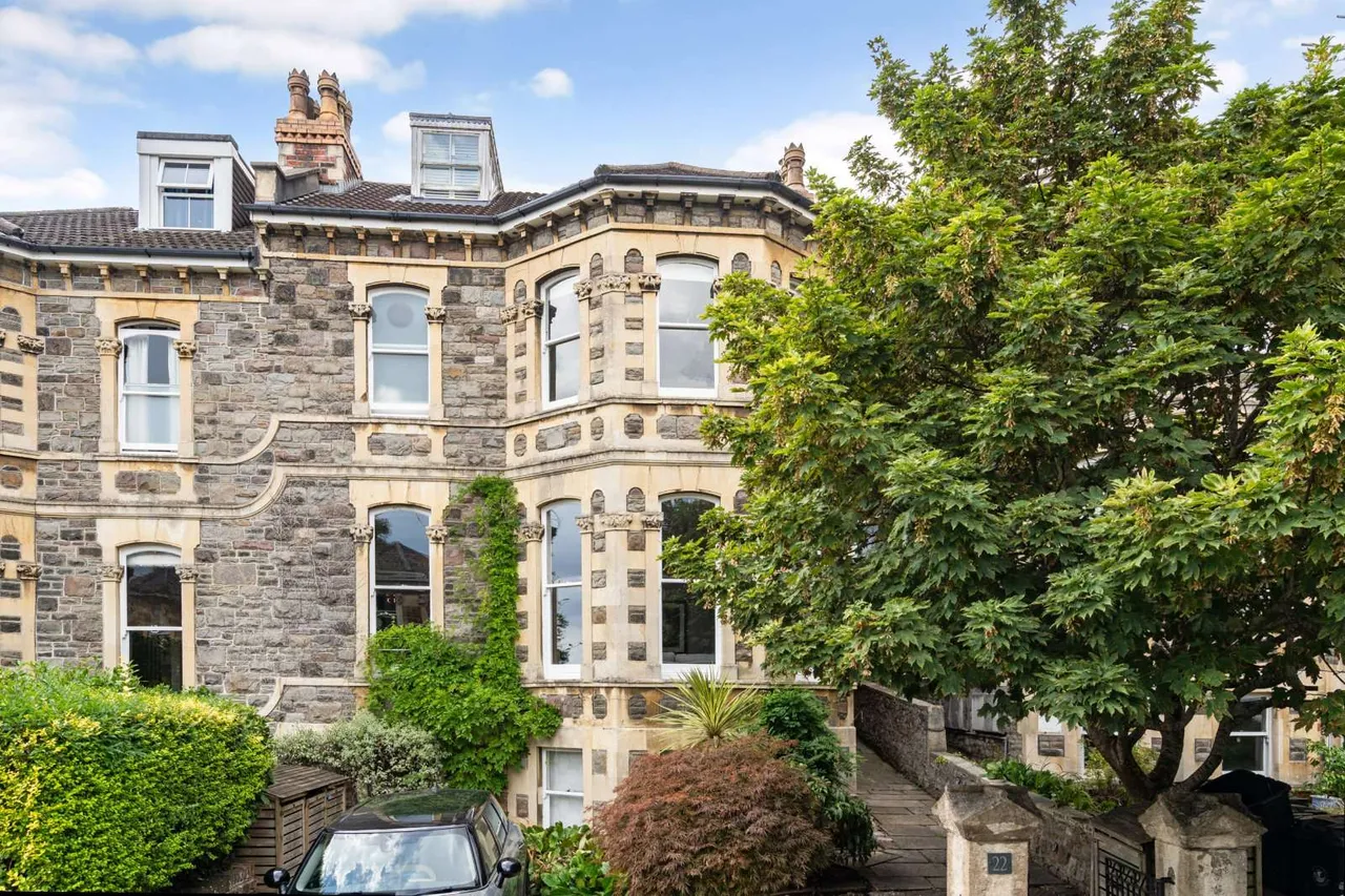 6 bed house for sale — Beaconsfield Road, Clifton, Bristol, Somerset, BS8 2TS