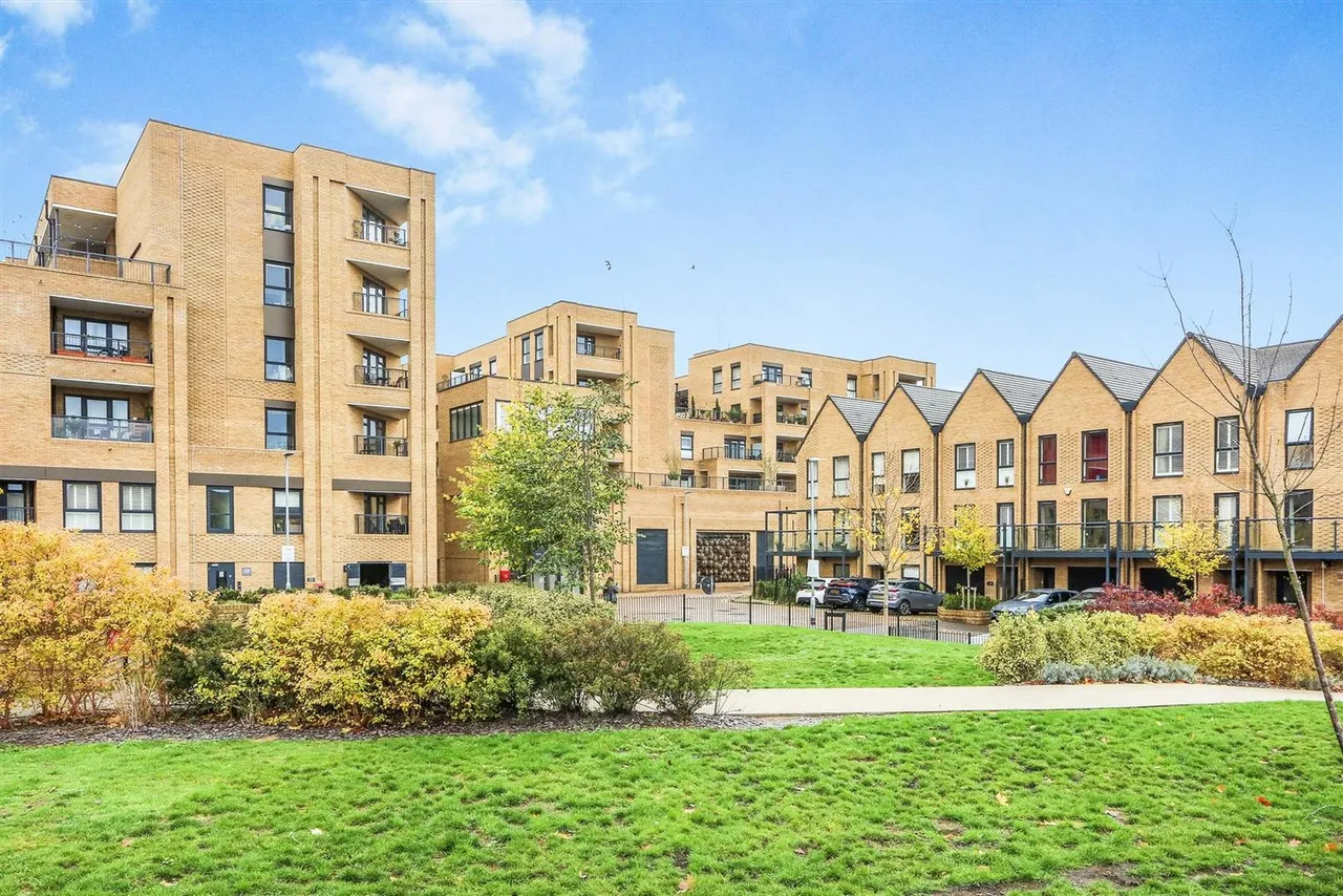 2 bed flat for sale — 190 London Road, Wallington, SM6 7FW