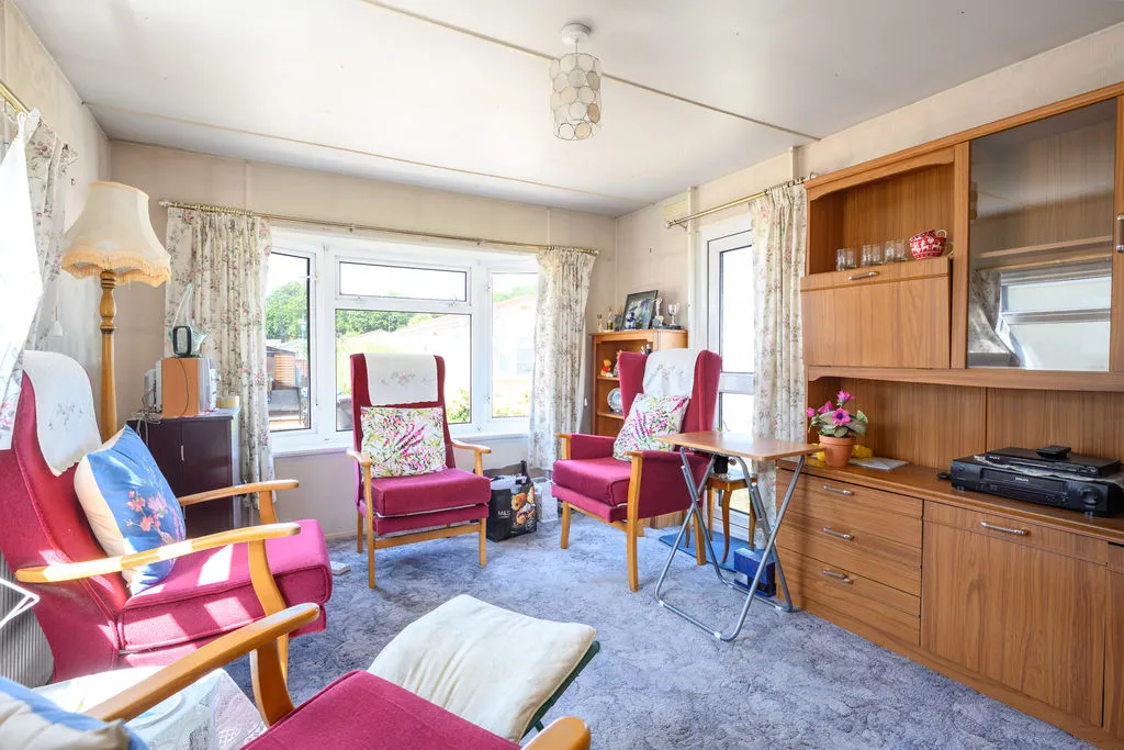 Weybridge Park Estate, Addlestone KT15 2RB, photo 5